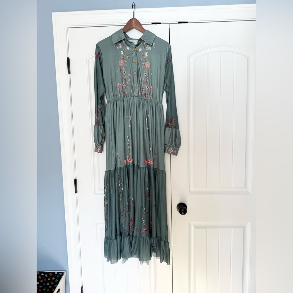 NWOT Floral Maxi Dress